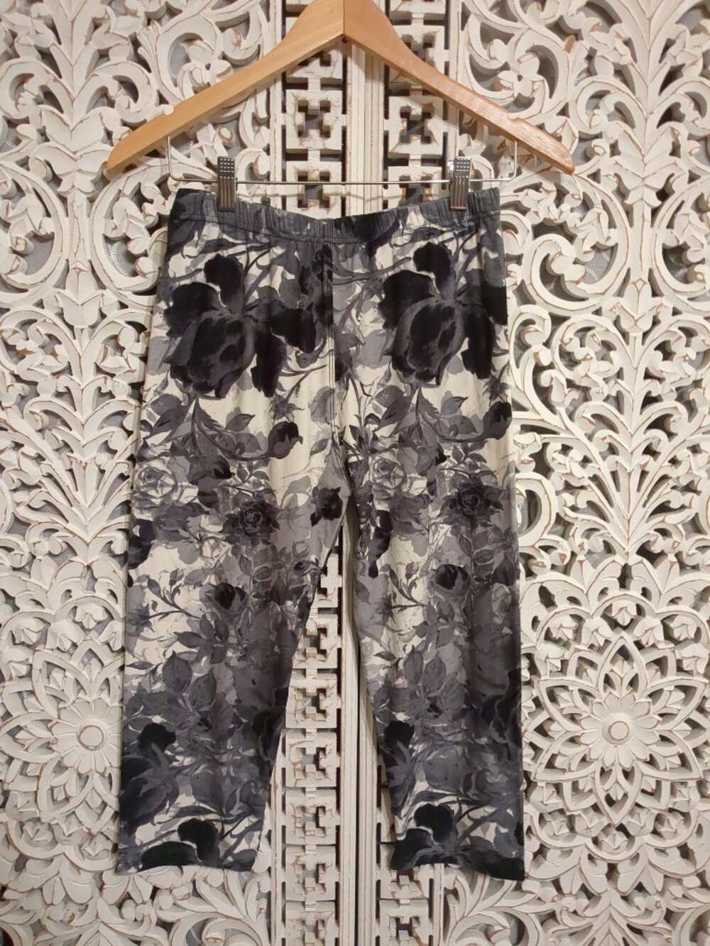 Greyish Blue and White Floral Capri Leggings
